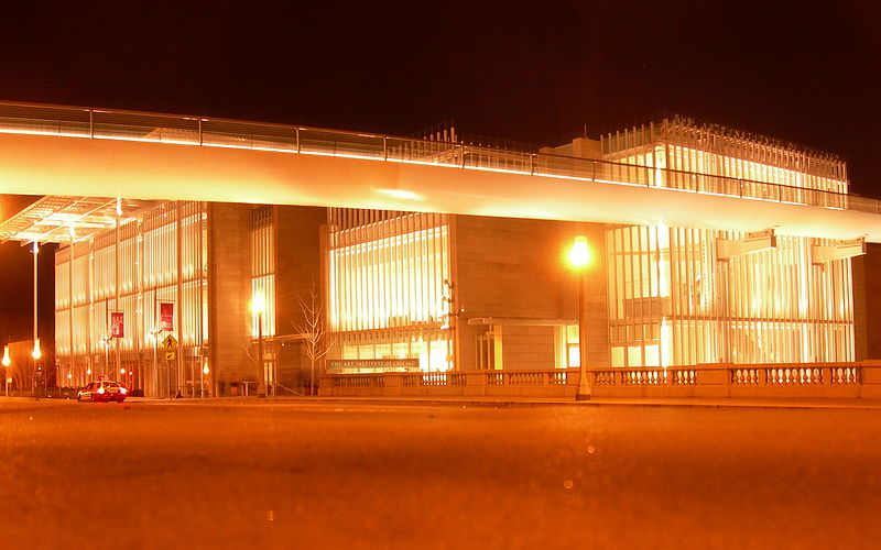 800px-Art_Institute_Modern_Wing_Night