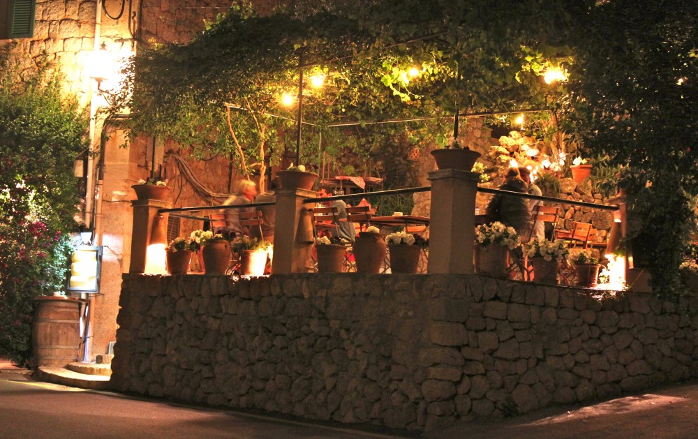 Xelini The Barrigón Patio