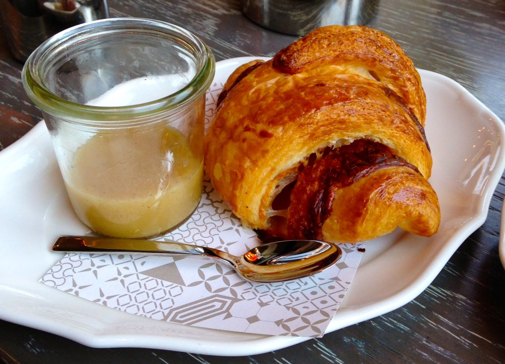 Nico Osteria Individual Cornetti